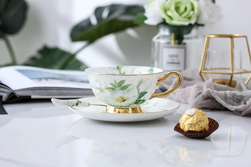 Panbado Floral Kaffeetassen Aus Premium Bone China Porzellan, Beinhaltet 1 Tassen 200 Ml, 1 Untertassen, Und 1 Löffel 4 Panbado Floral Kaffeetassen Aus Premium Bone China Porzellan, Beinhaltet 1 Tassen 200 Ml, 1 Untertassen, Und 1 Löffel – Bild 2
