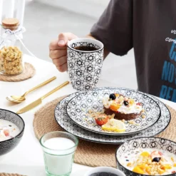 Vancasso, Haruka Porzellan Geschirrservice, 32-teilig Rund Kombiservice Geschirrset Tafelservice Für 8 Personen, Schwarz -Esstisch Lieferungen Rabatte 8065e7434ad0d0f1b5d477fcddad6c5b